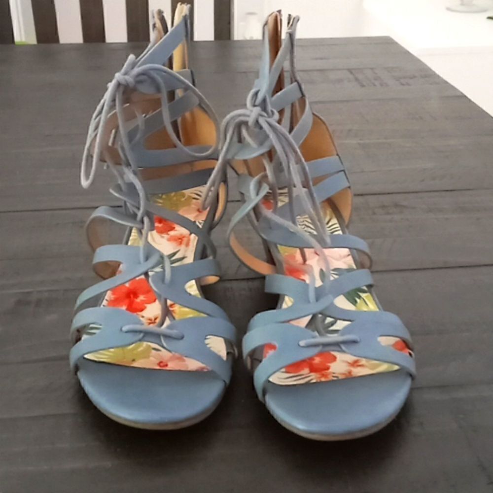 City Classified Sandals size 9 good condition